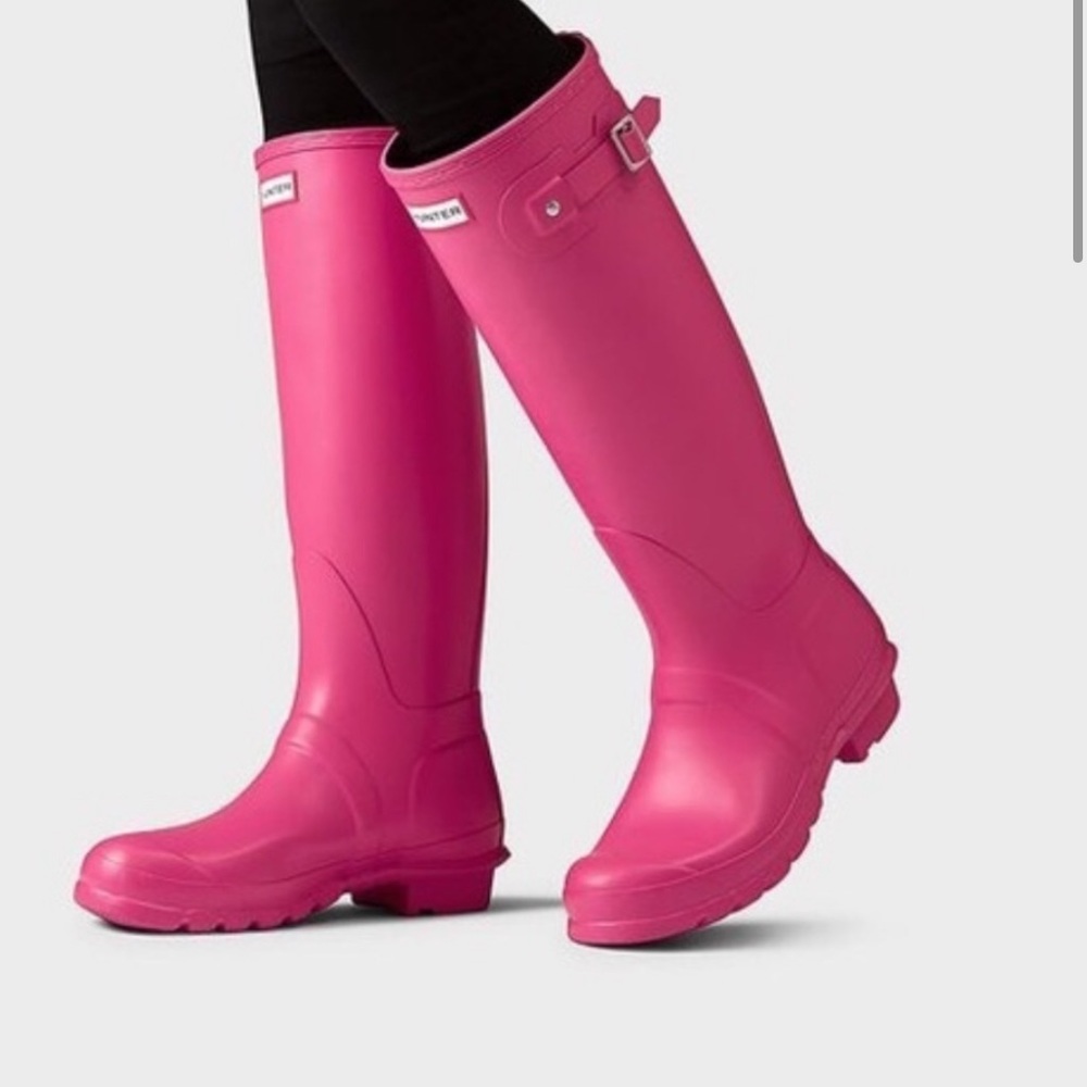 Hunter boots Raspberry color